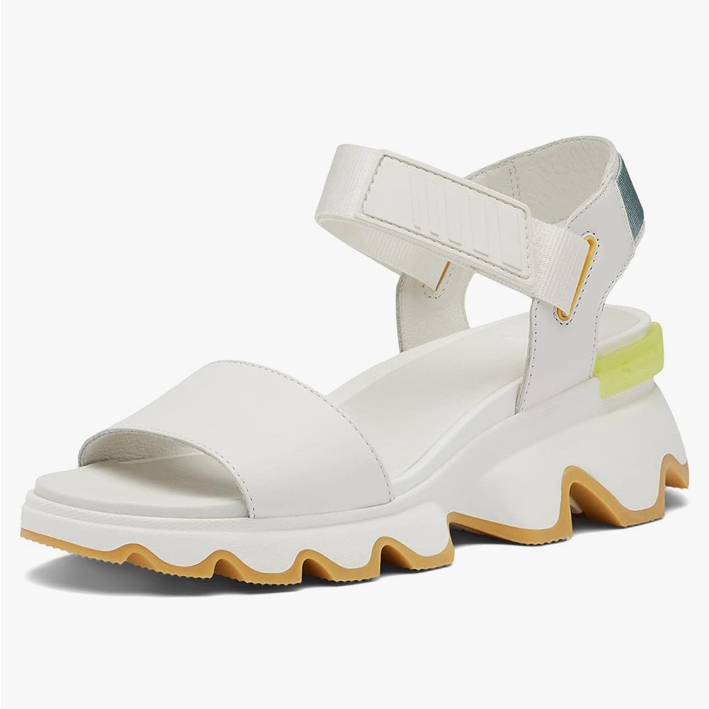 Sorel Kinetic Sandal in Sea Salt Size 7